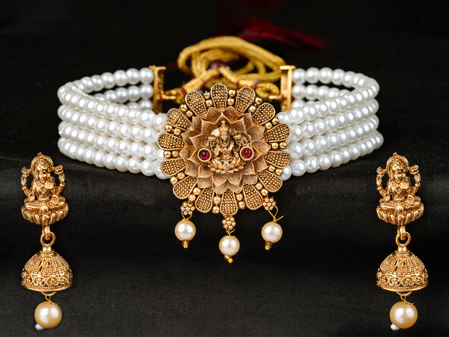 Gold-Plated Treditional Flower Design Temple Choker Necklace Set With Earrings